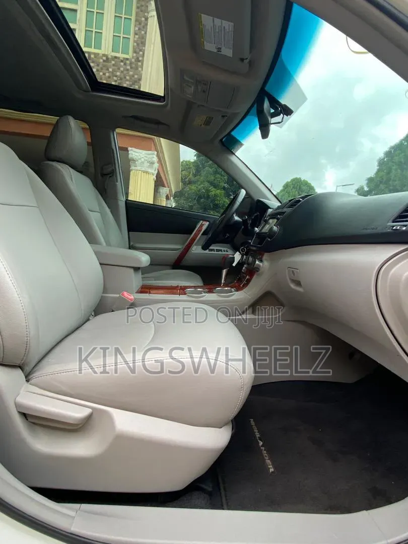 Toyota Highlander SE 3.5L 4WD 2013 White