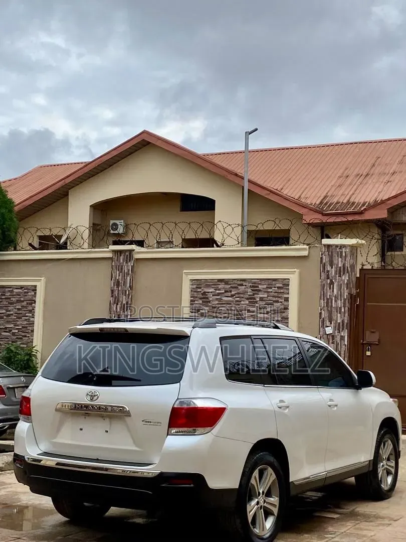 Toyota Highlander SE 3.5L 4WD 2013 White
