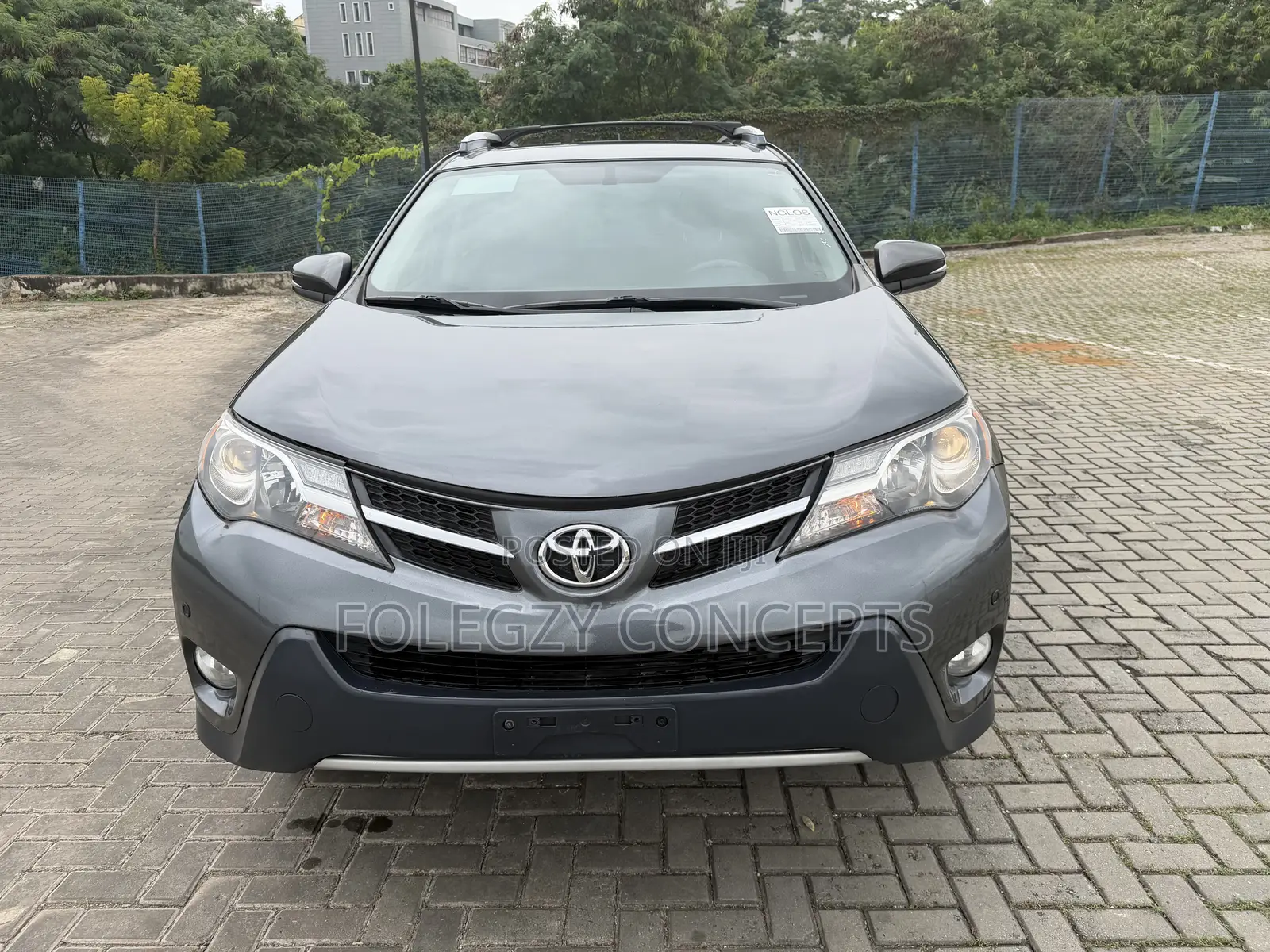 Toyota RAV4 XLE 4dr SUV AWD (2.5L 4cyl 6A) 2015 Gray