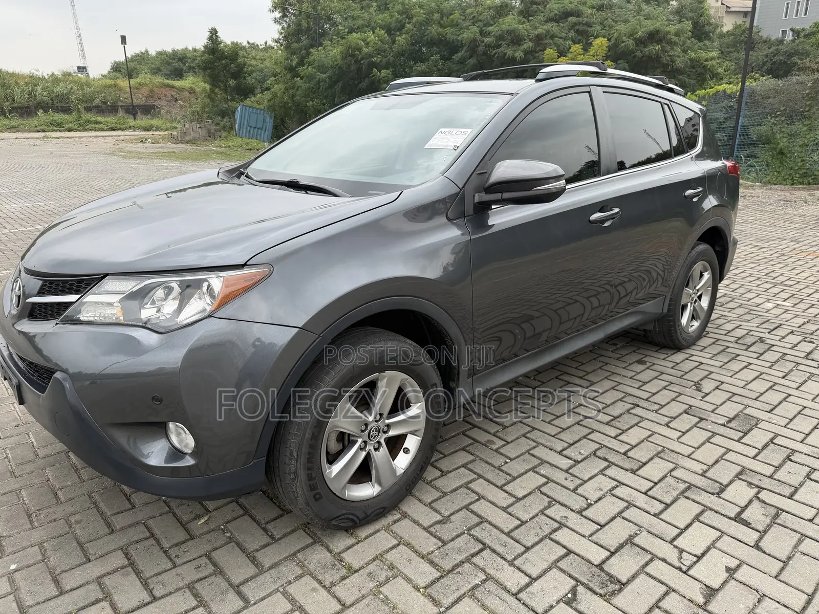 Toyota RAV4 XLE 4dr SUV AWD (2.5L 4cyl 6A) 2015 Gray
