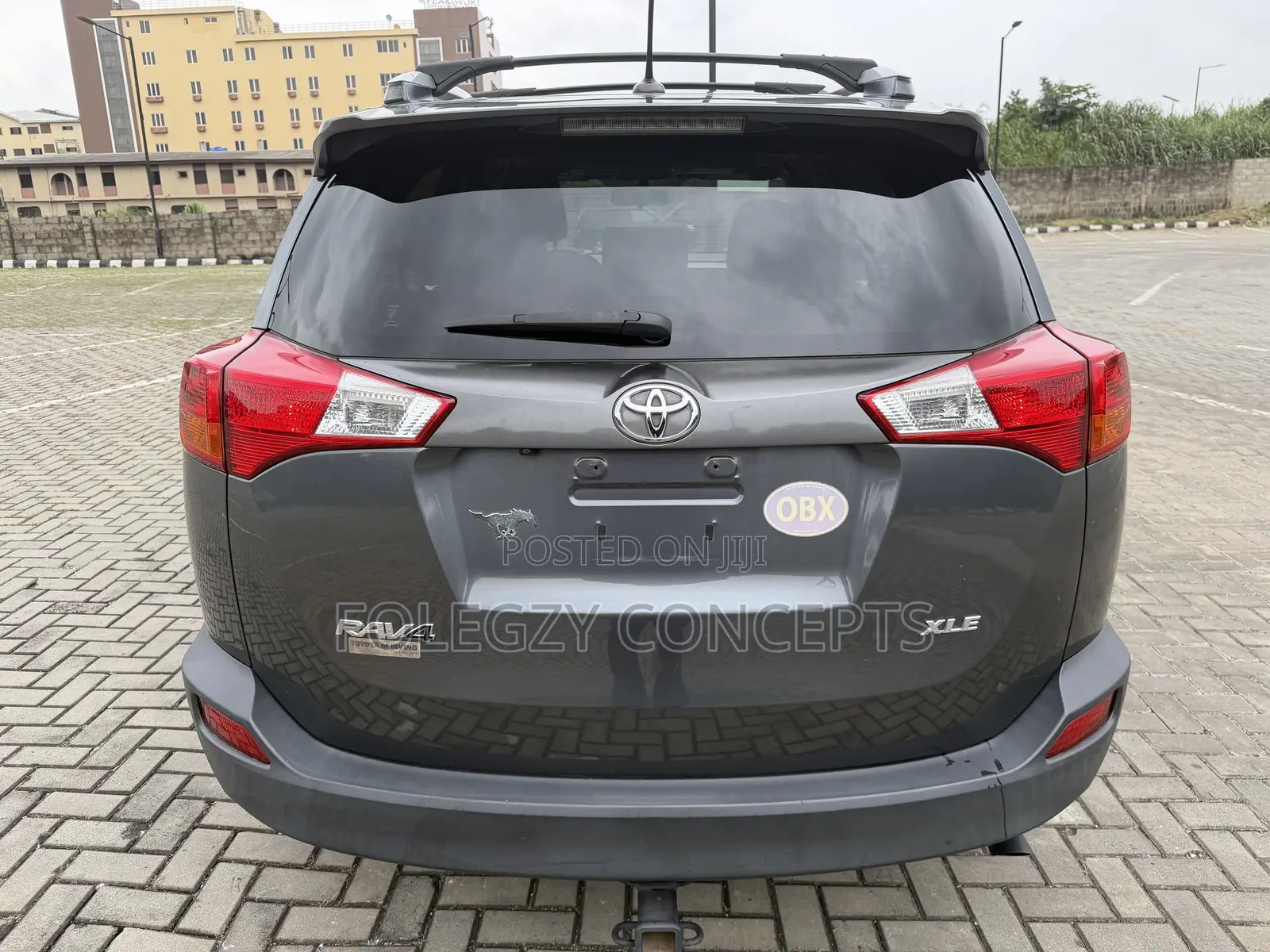 Toyota RAV4 XLE 4dr SUV AWD (2.5L 4cyl 6A) 2015 Gray