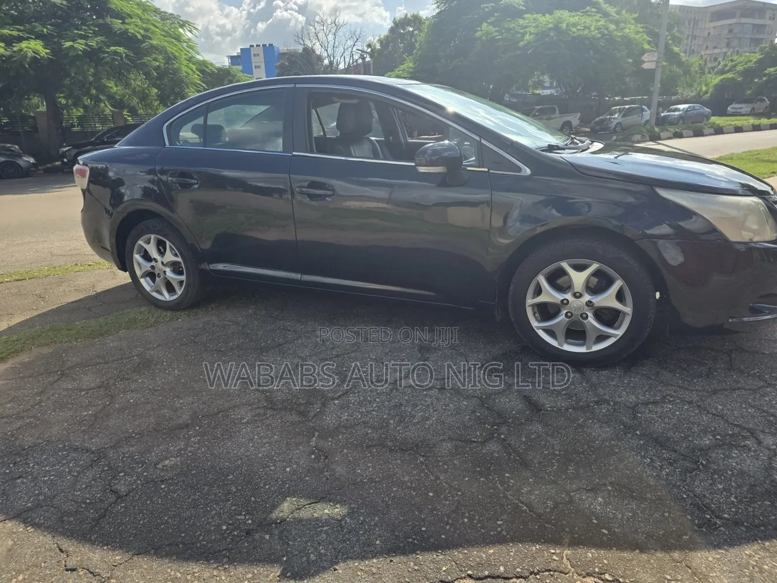 Toyota Avensis 2012 Black