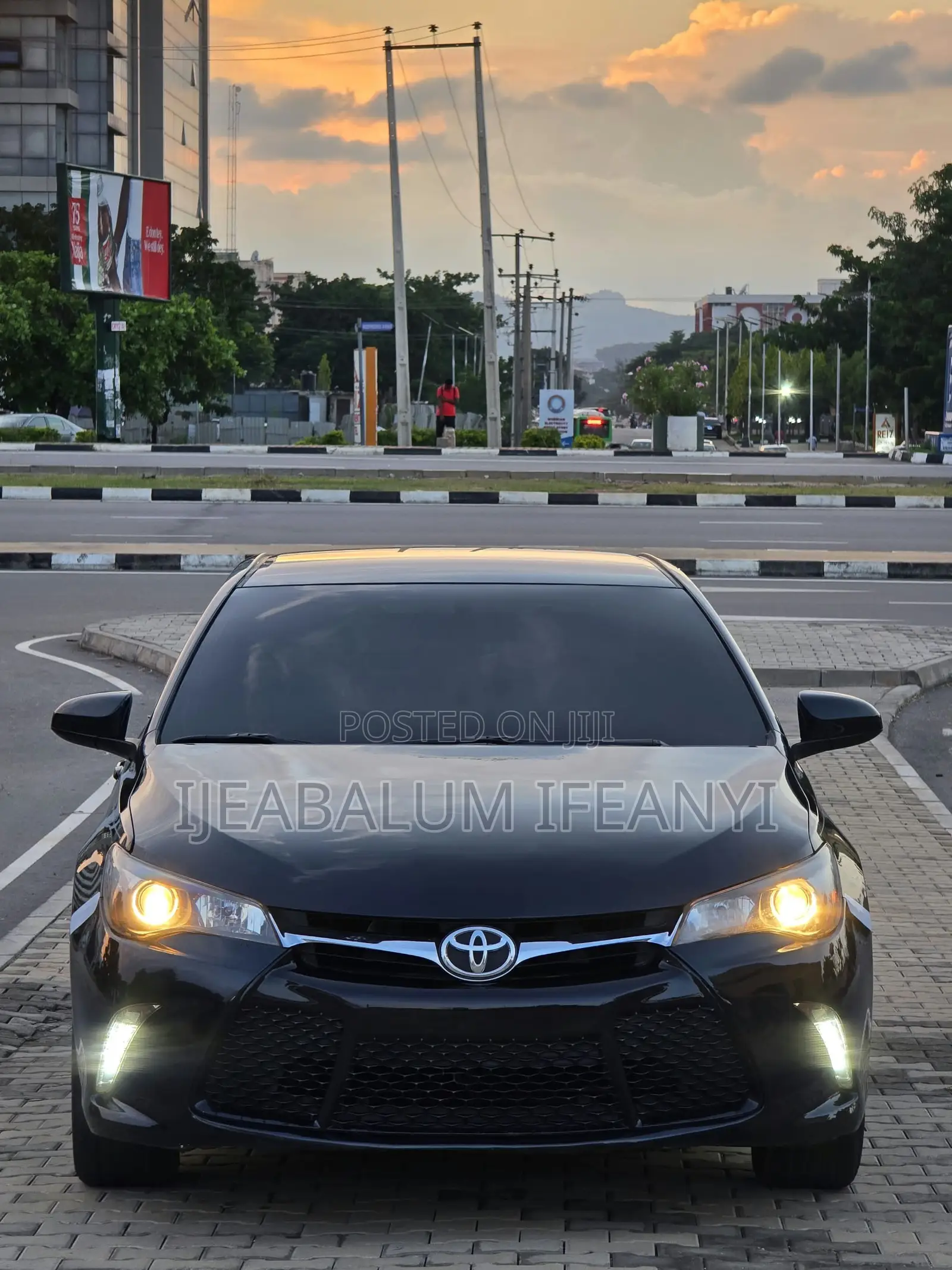 Toyota Camry SE 4dr Sedan (2.5L 4cyl 6A) 2017 Black