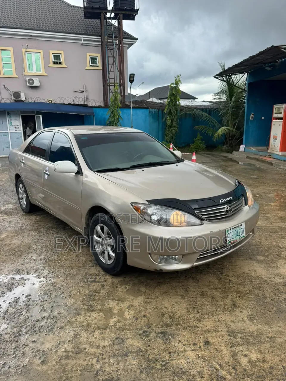 Toyota Camry 2005 Gold