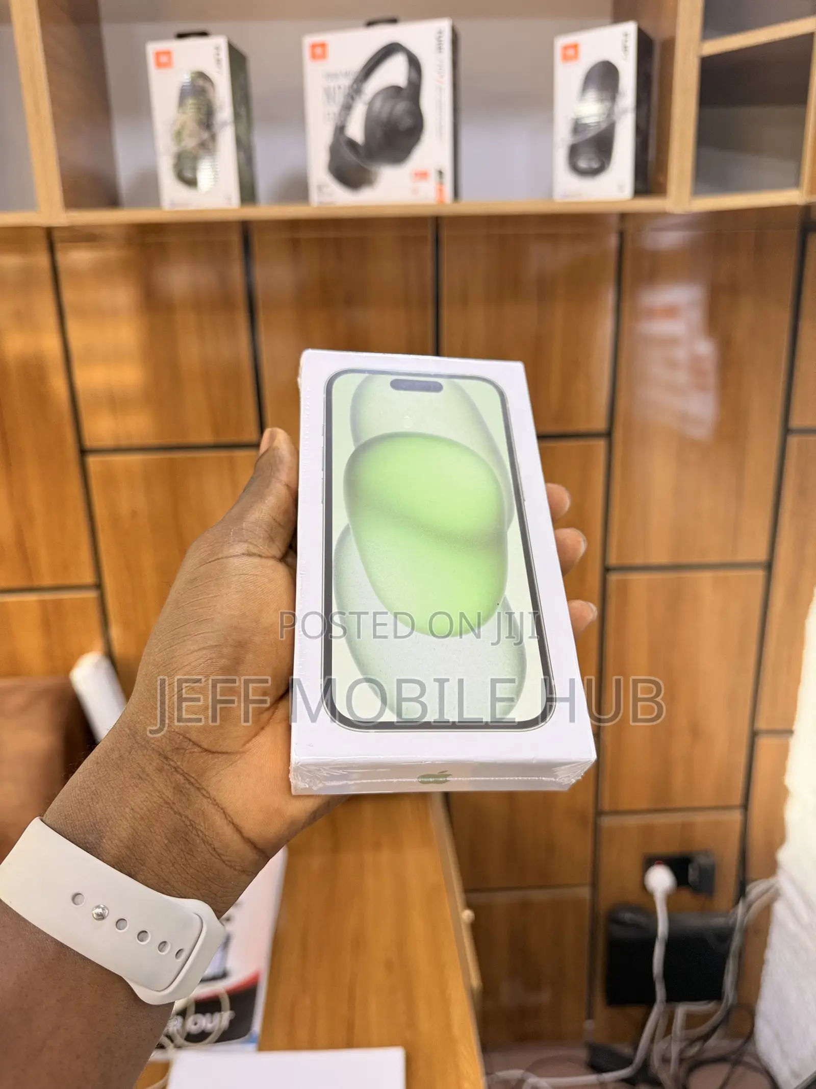 New Apple iPhone 15 128 GB Green