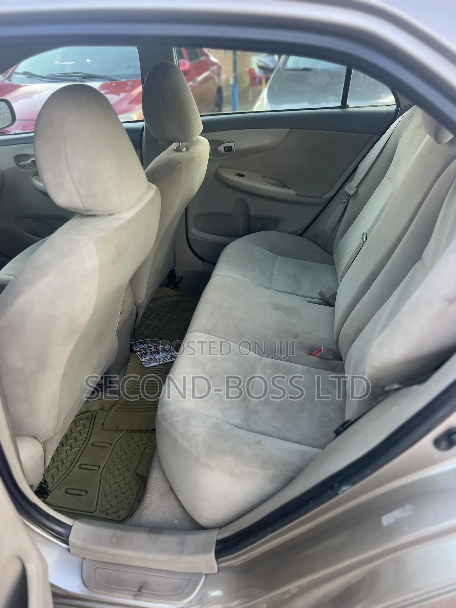 Toyota Corolla LE 4dr Sedan (1.8L 4cyl 4A) 2010 Gold