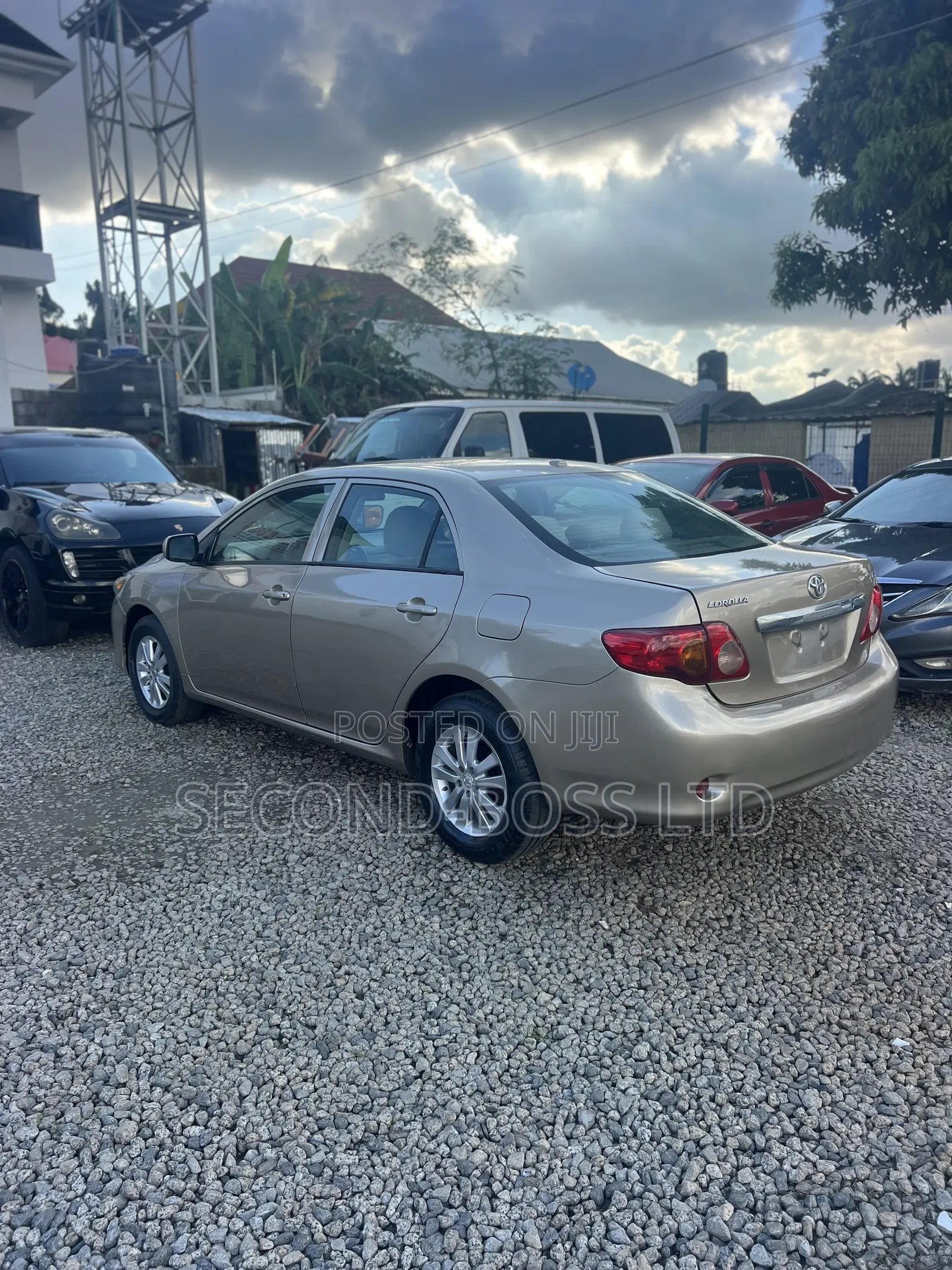 Toyota Corolla LE 4dr Sedan (1.8L 4cyl 4A) 2010 Gold