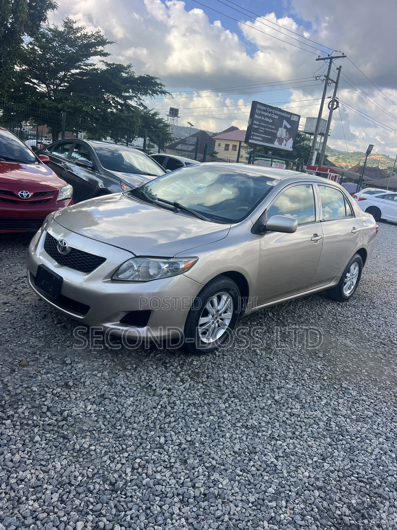 Toyota Corolla LE 4dr Sedan (1.8L 4cyl 4A) 2010 Gold