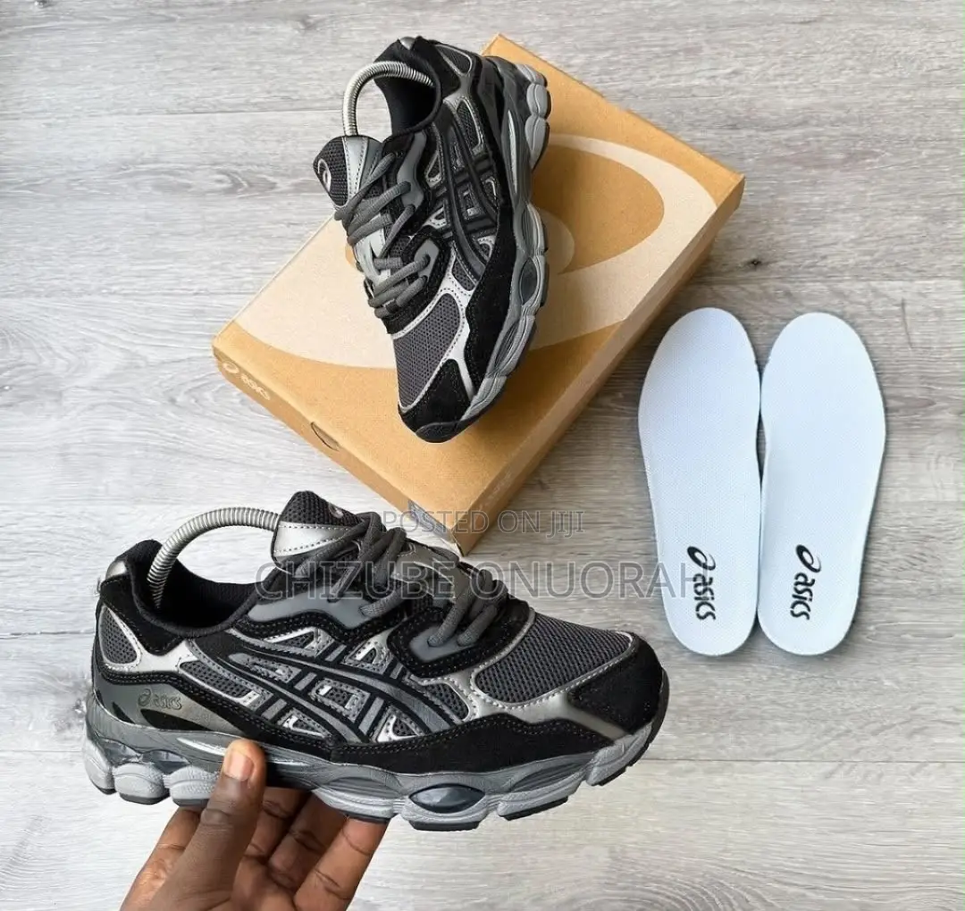 Asics Gel Sneakers