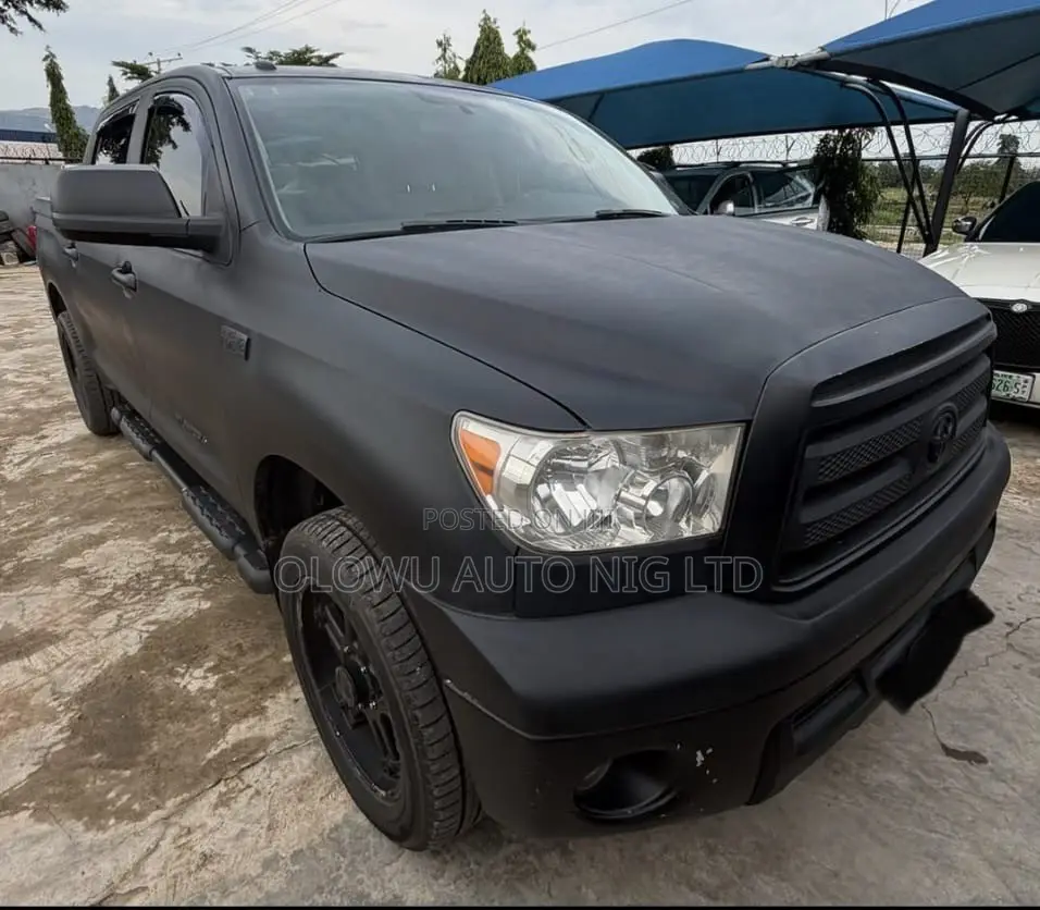 Toyota Tundra CrewMax 4x4 Limited 2010 Black