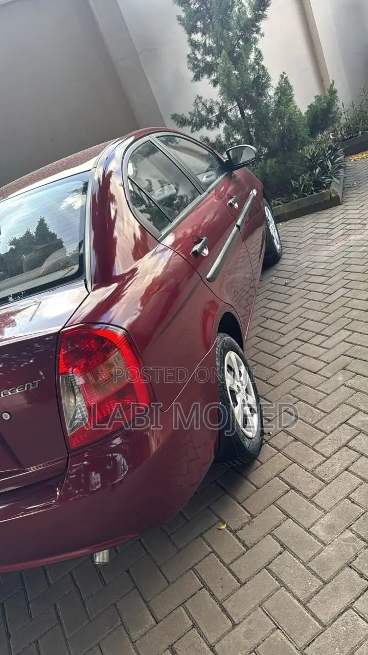 Hyundai Accent GLS 2010 Red