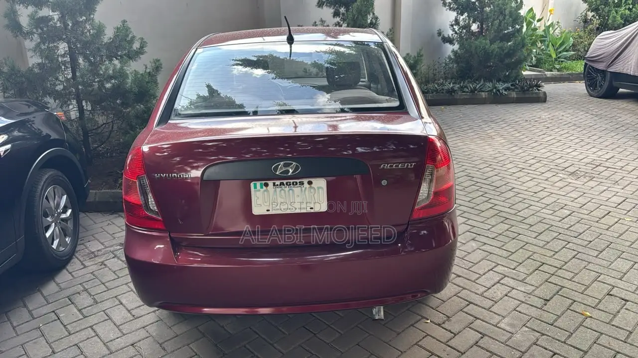 Hyundai Accent GLS 2010 Red