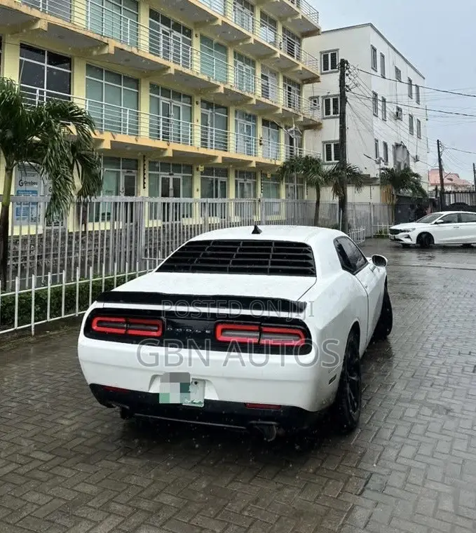 Dodge Challenger SRT 392 RWD 2017 White