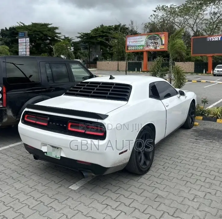 Dodge Challenger SRT 392 RWD 2017 White