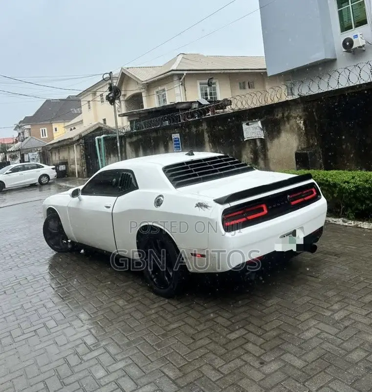 Dodge Challenger SRT 392 RWD 2017 White