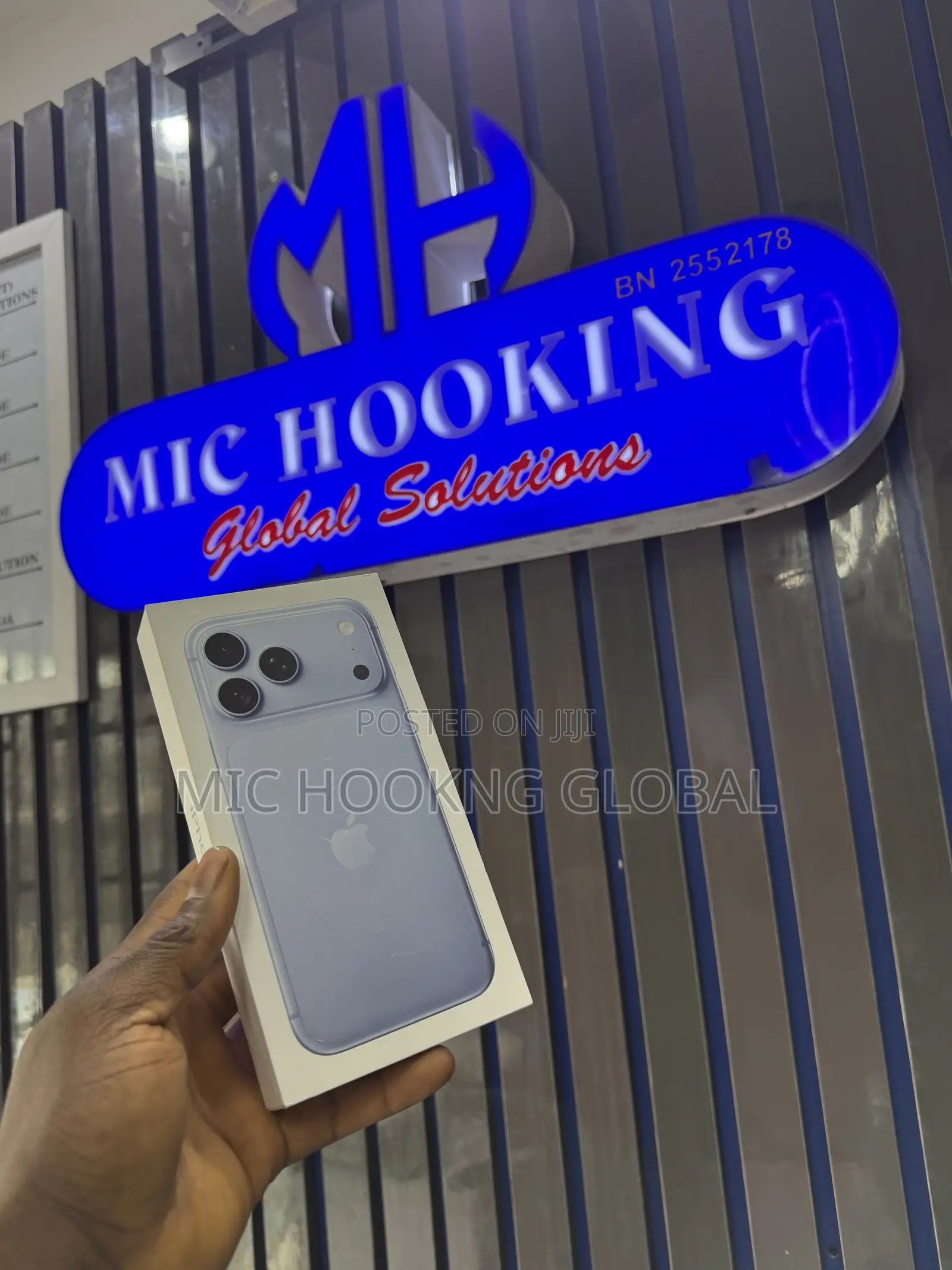 New Apple iPhone 18 Pro Max 256 GB Blue