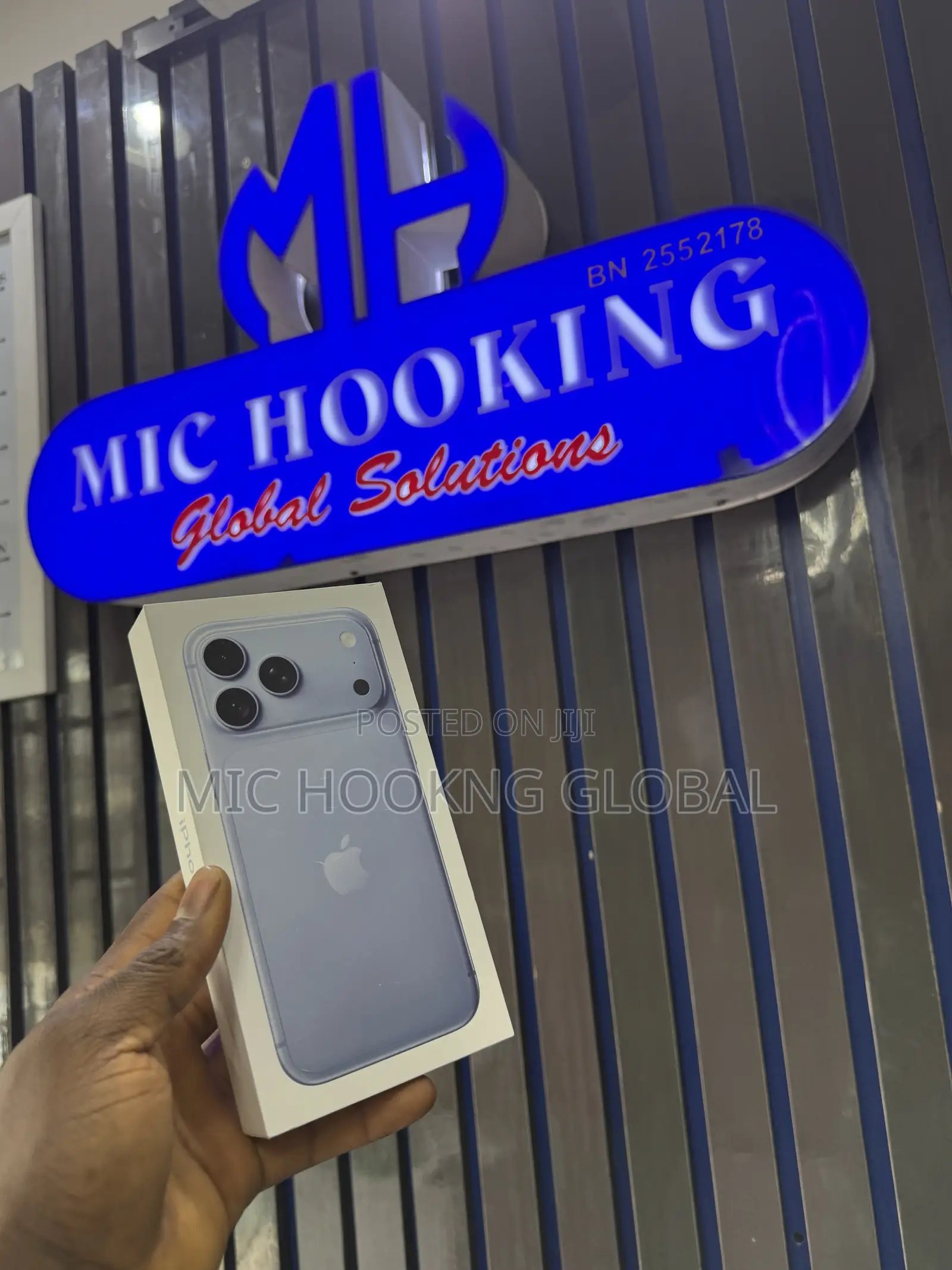 New Apple iPhone 18 Pro Max 256 GB Blue