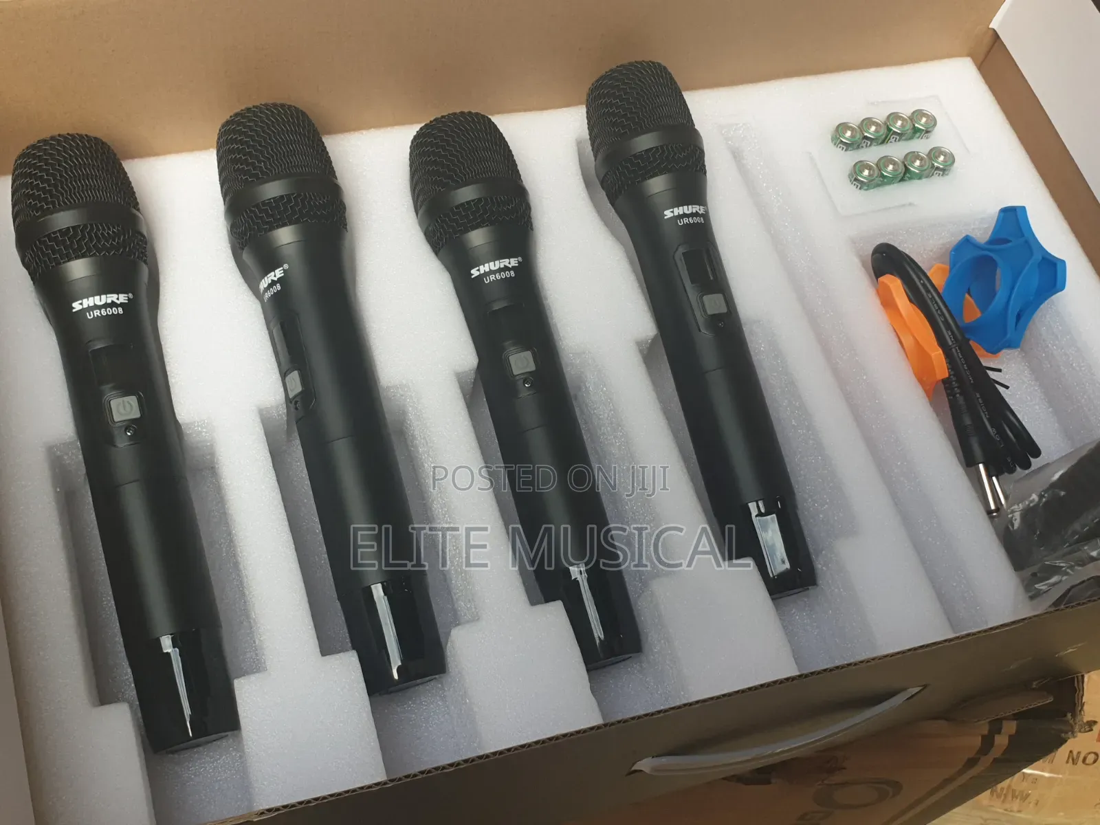 Shure UR6008 4 Wireless Microphone