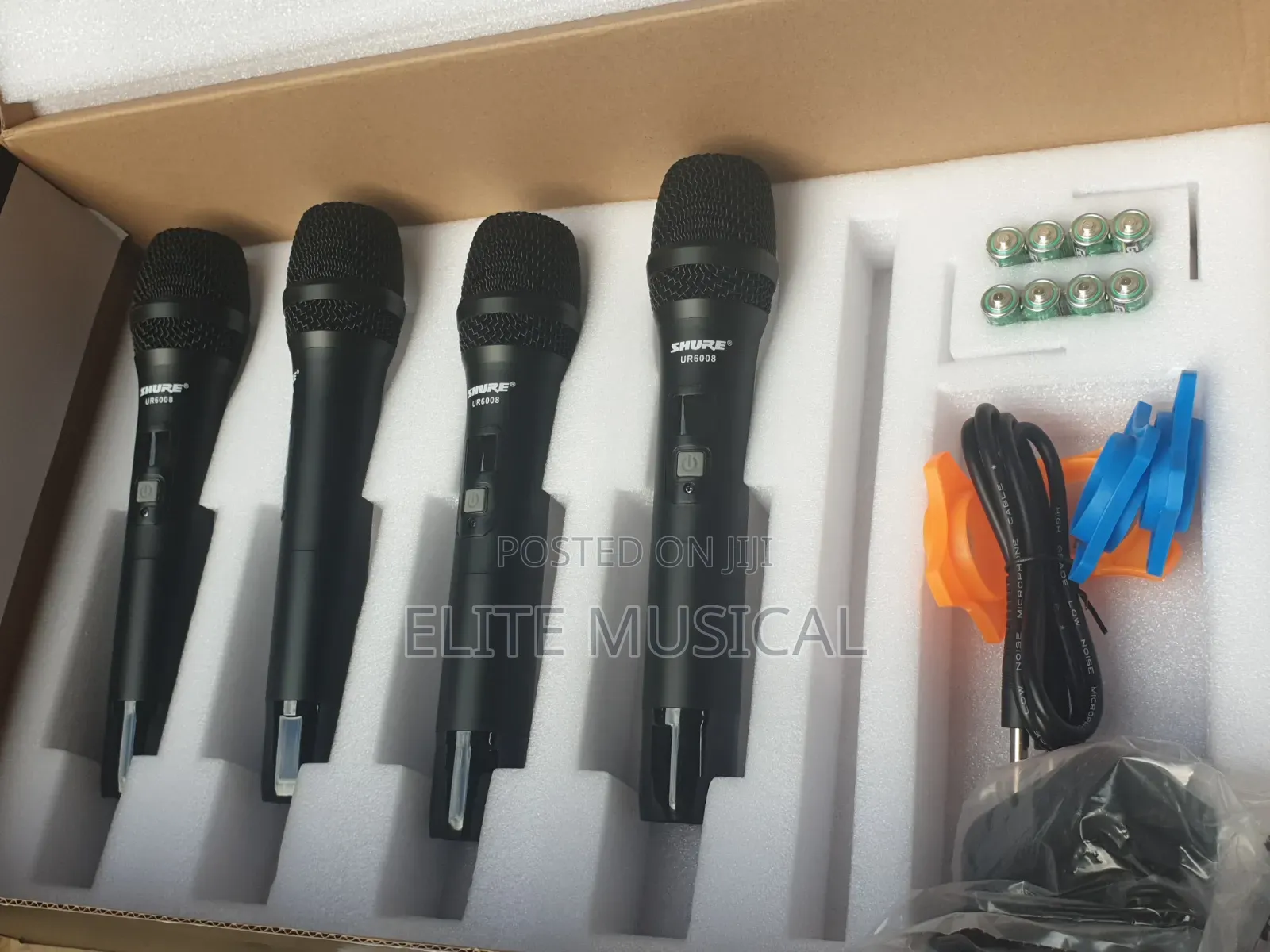 Shure UR6008 4 Wireless Microphone