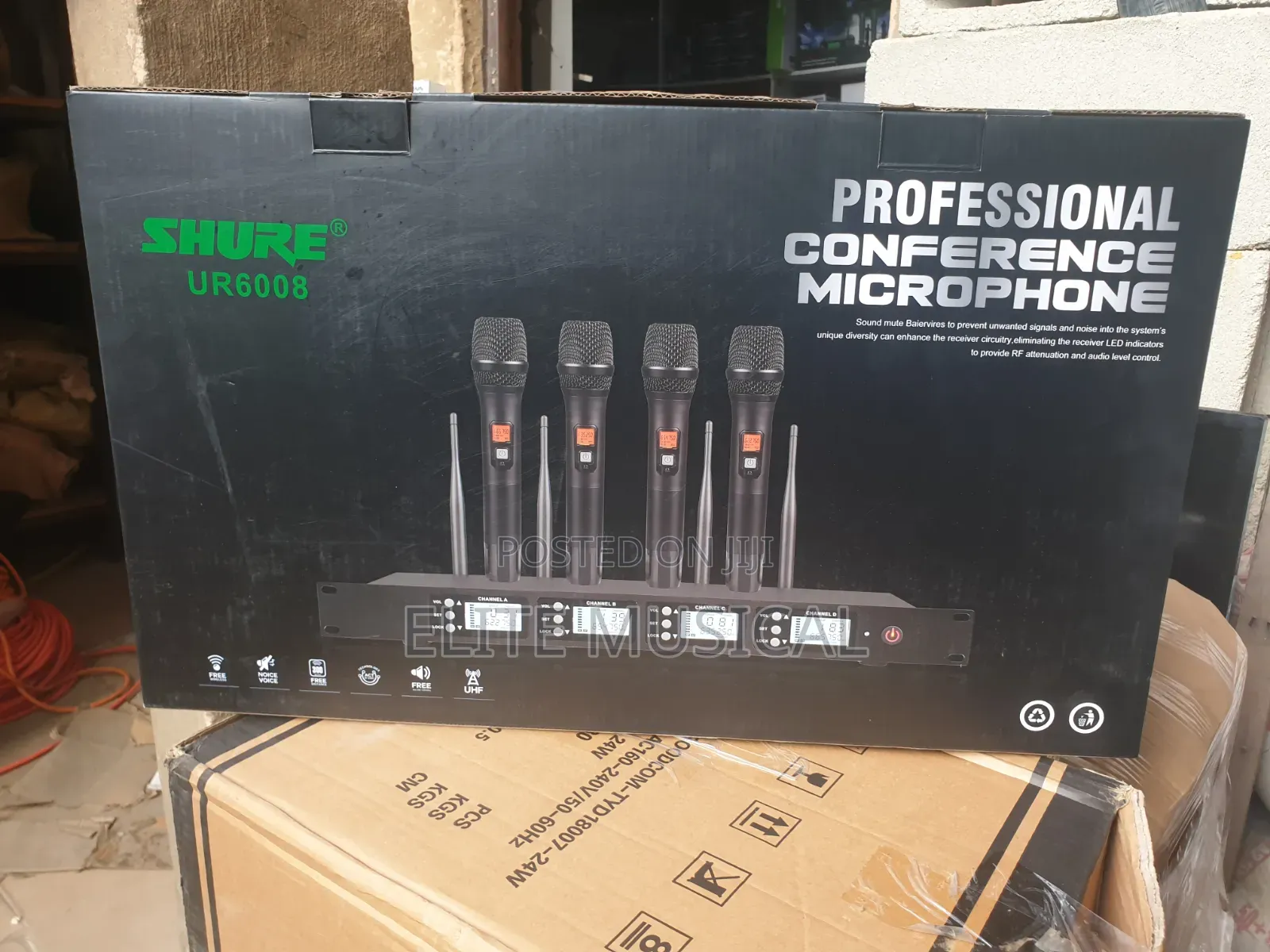 Shure UR6008 4 Wireless Microphone
