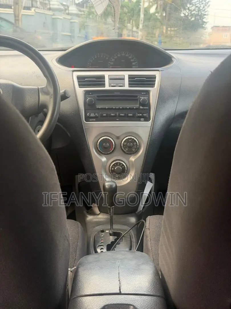 Toyota Yaris 2009 Silver