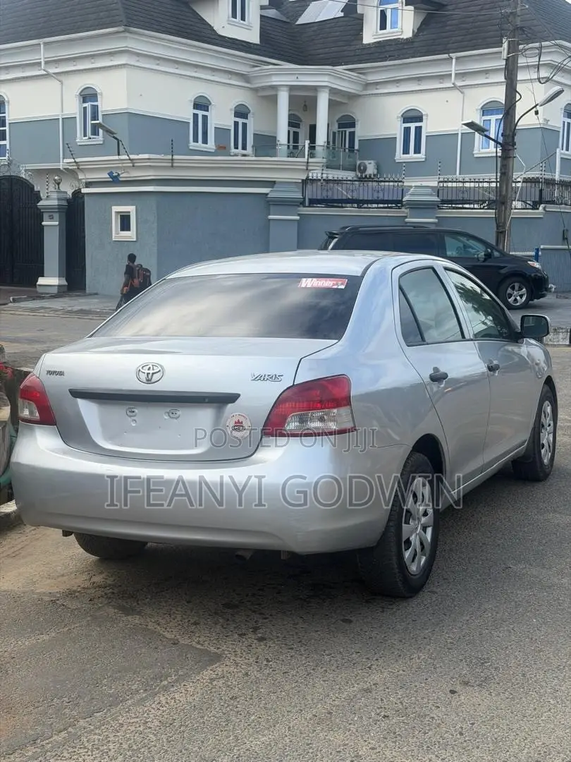 Toyota Yaris 2009 Silver