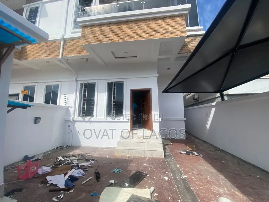 4bdrm Duplex in Ikota for rent