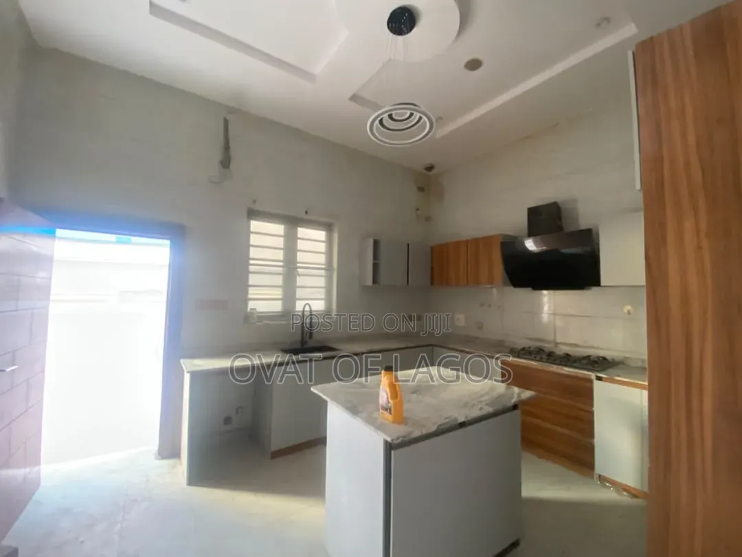 4bdrm Duplex in Ikota for rent
