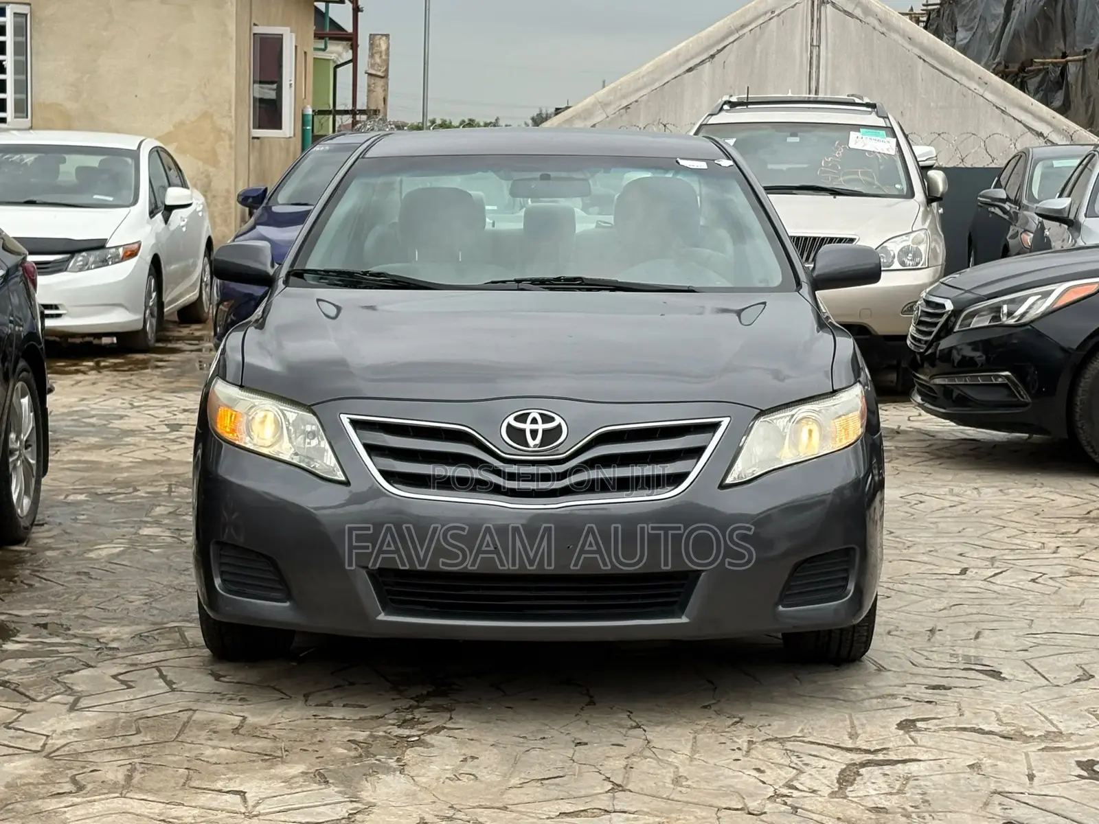 Toyota Camry LE V6 4dr Sedan (3.5L 6cyl 6AM) 2010 Gray
