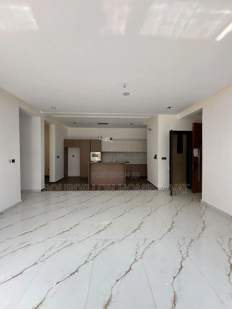 2bdrm Apartment in Lekki Phase 1 for sale