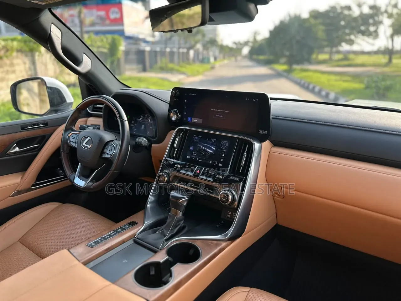 Lexus LX 600 2022 White