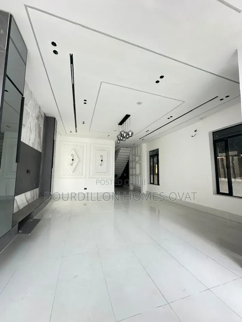 5bdrm Duplex in Ajah Lagos for sale