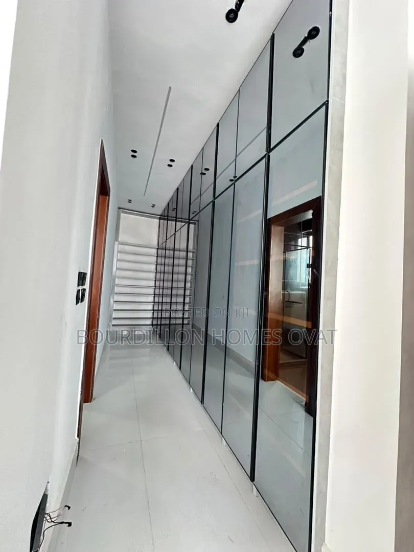 5bdrm Duplex in Ajah Lagos for sale