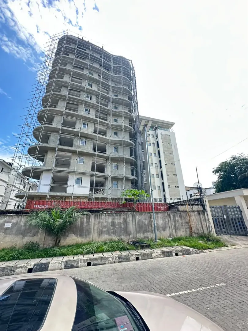 5bdrm Apartment in Old Ikoyi Lagos for rent