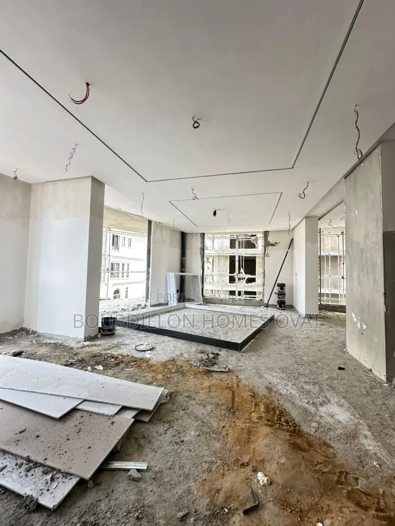 5bdrm Apartment in Old Ikoyi Lagos for rent