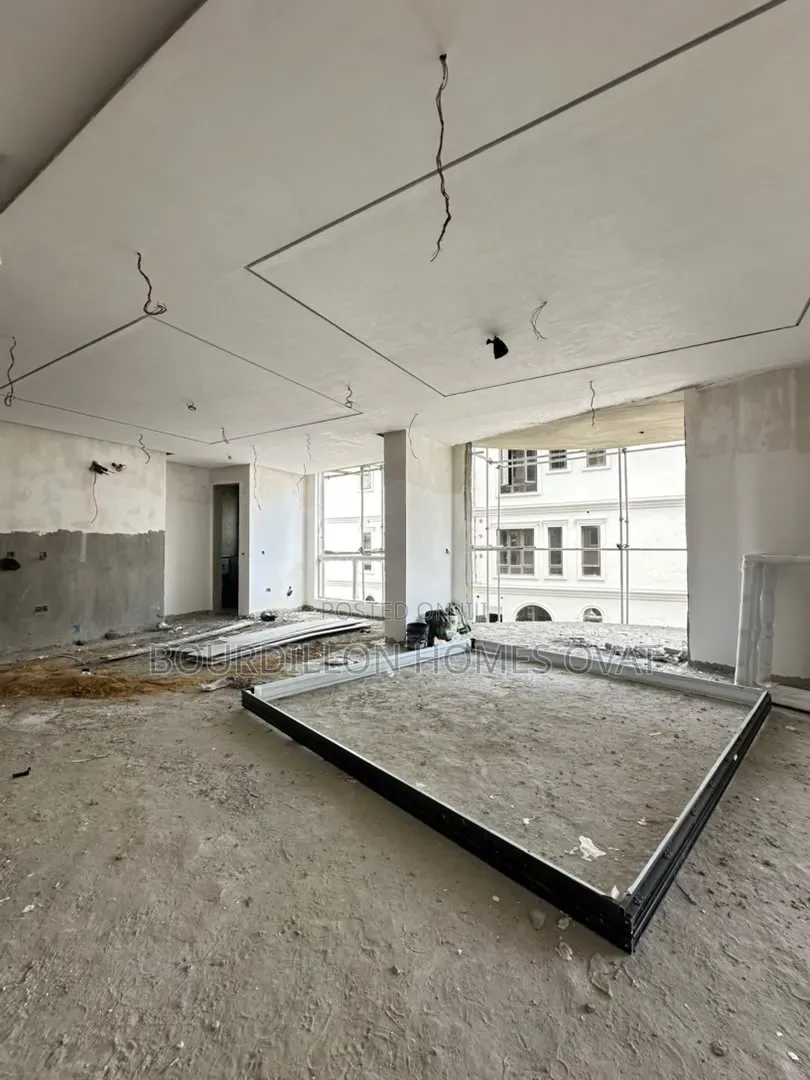 5bdrm Apartment in Old Ikoyi Lagos for rent