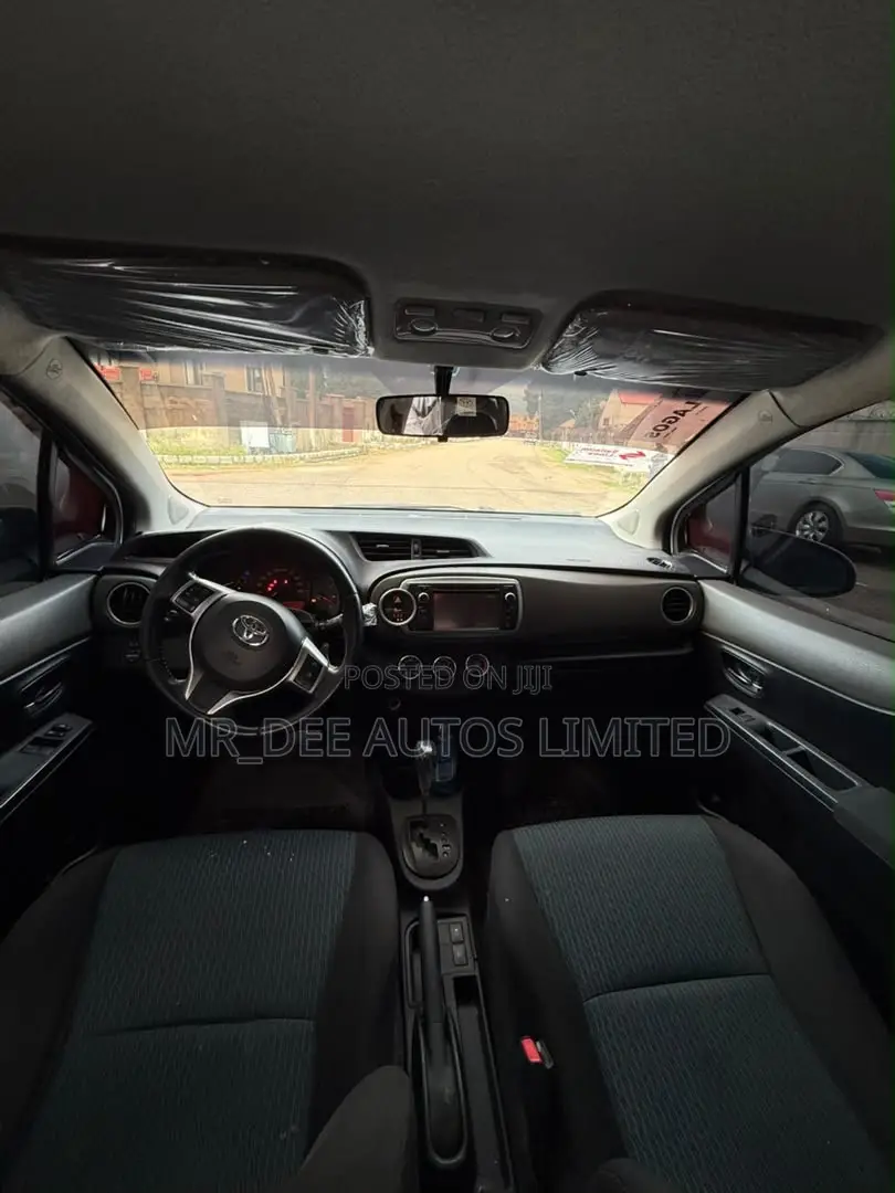 Toyota Yaris 2013 White