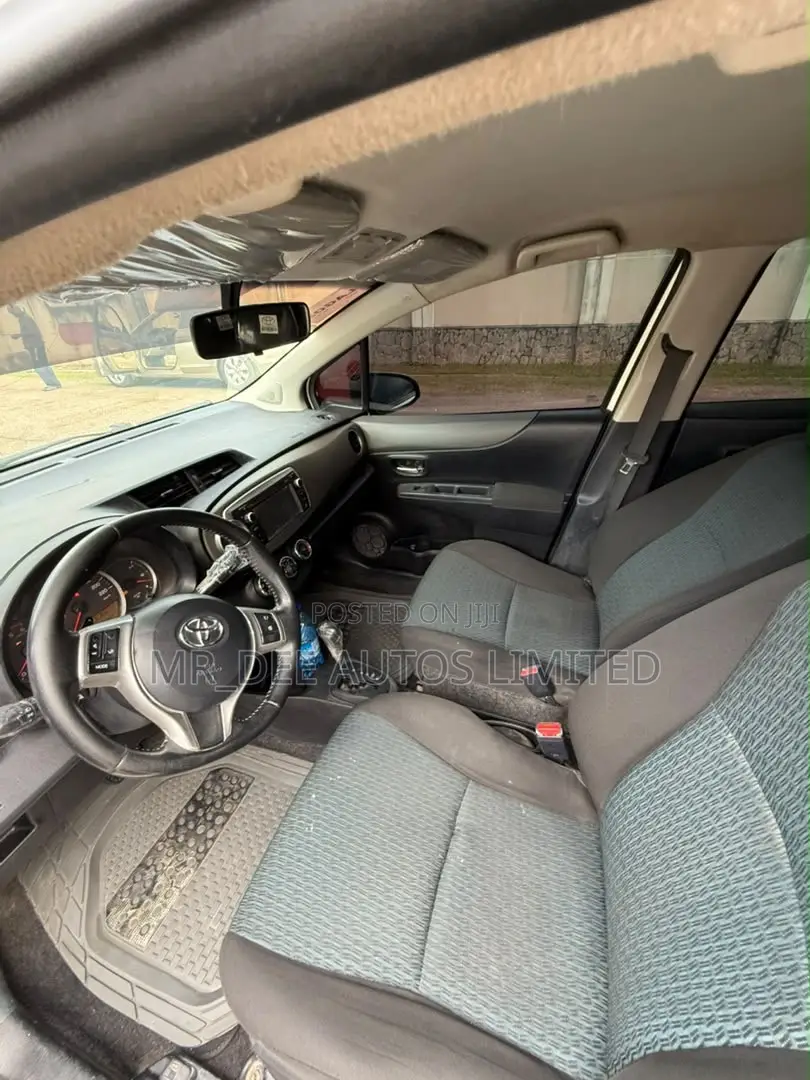 Toyota Yaris 2013 White