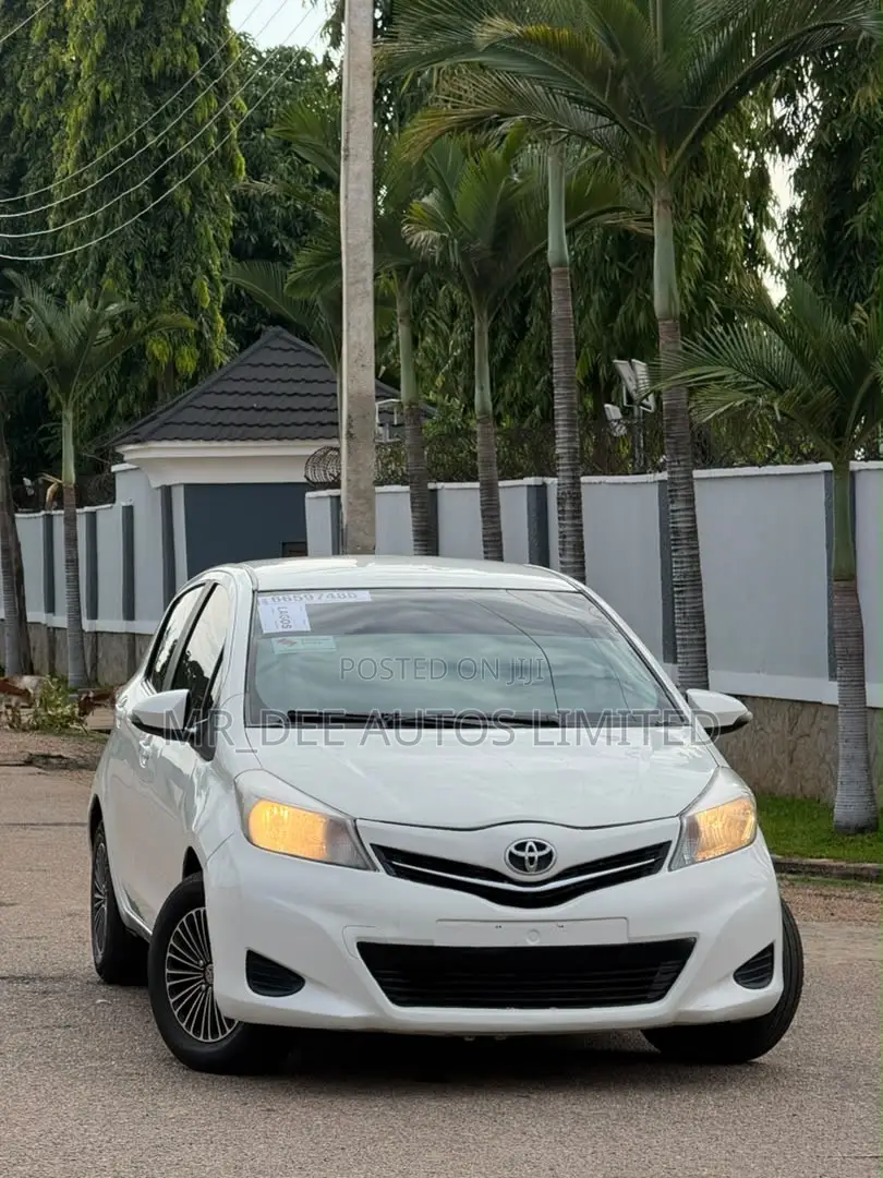 Toyota Yaris 2013 White