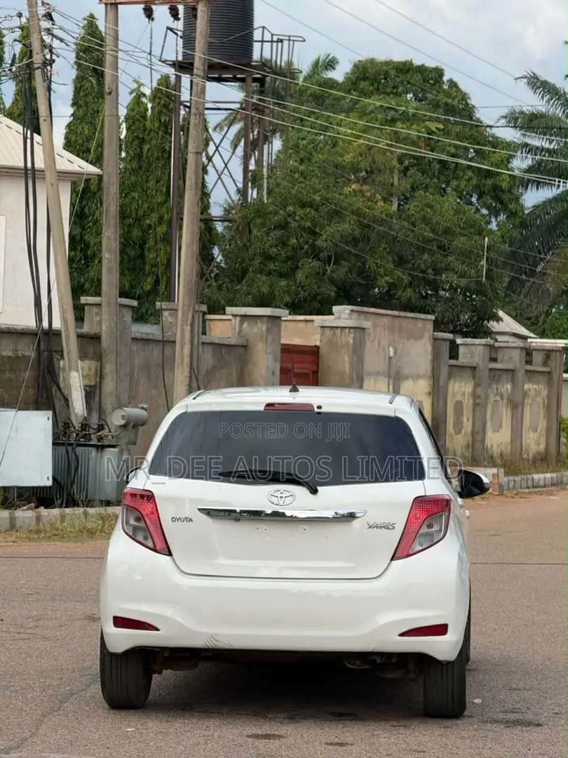 Toyota Yaris 2013 White