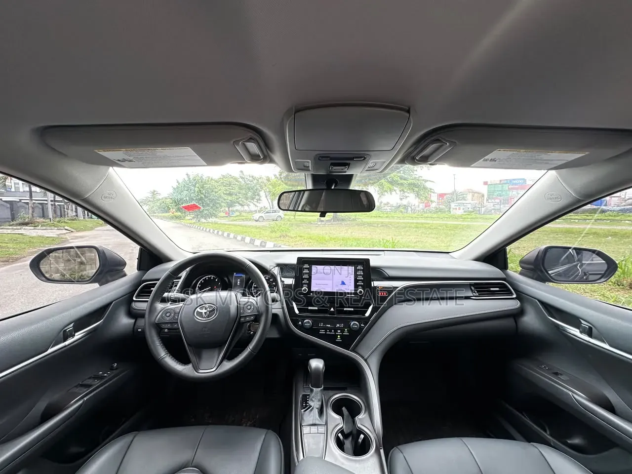 Toyota Camry SE 2024 Black
