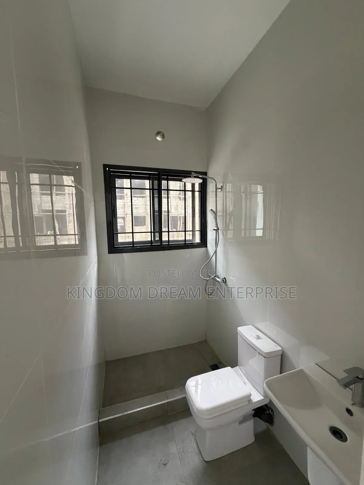 4bdrm Duplex in Lekki Phase 1 Lagos for rent