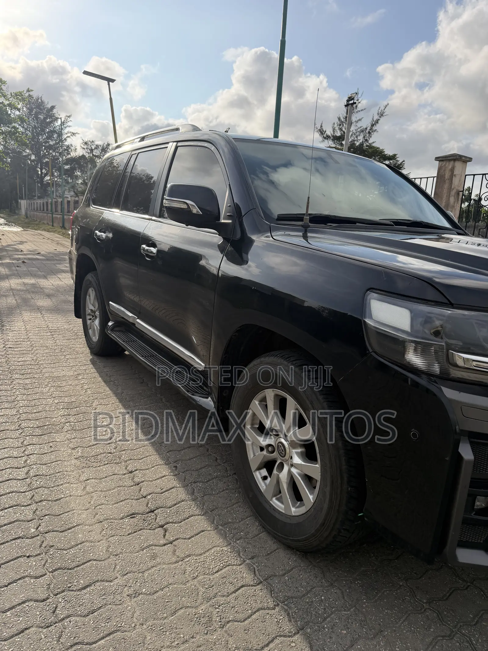 Toyota Land Cruiser 4.5 V8 VXR 2015 Black