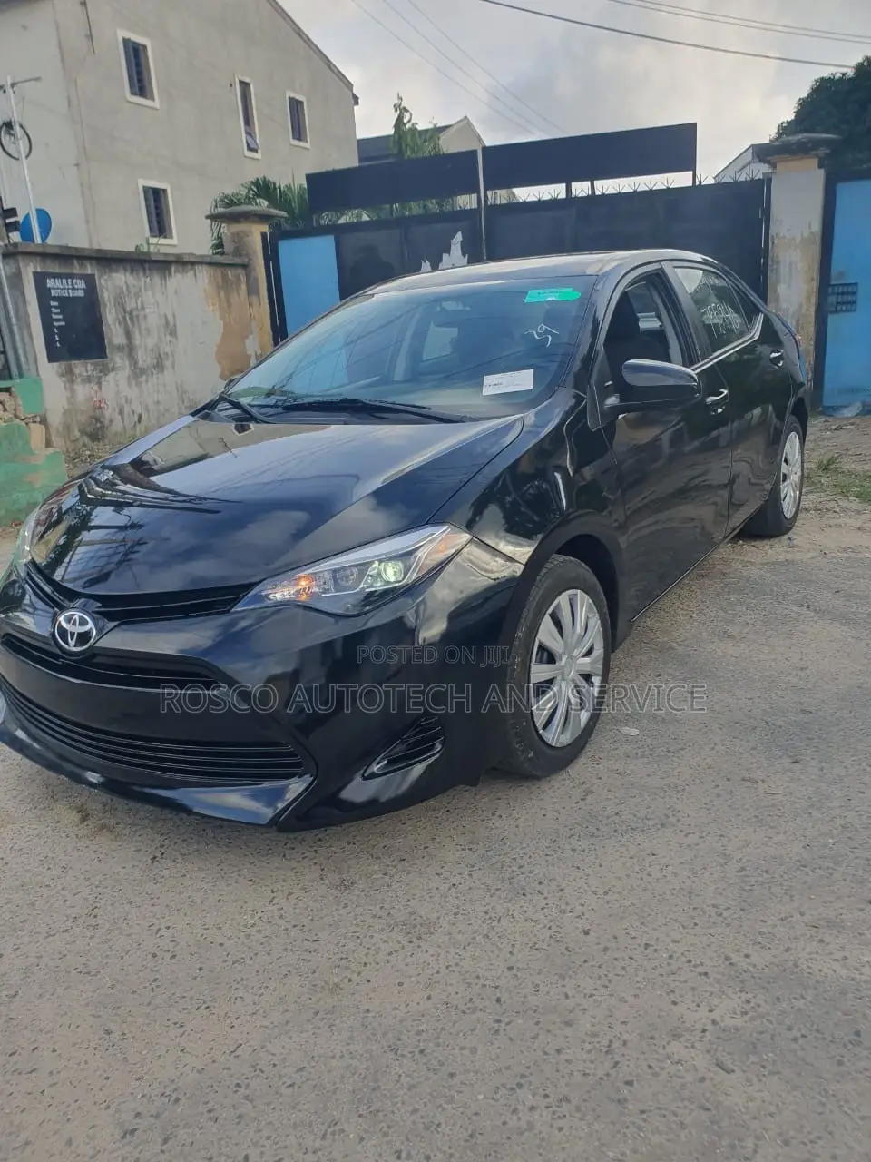 Toyota Corolla LE Eco (1.8L 4cyl 2A) 2018 Black