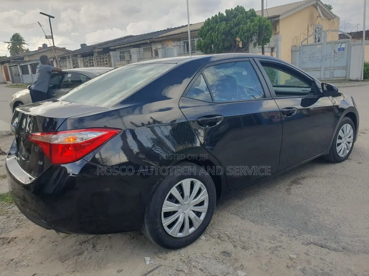 Toyota Corolla LE Eco (1.8L 4cyl 2A) 2018 Black