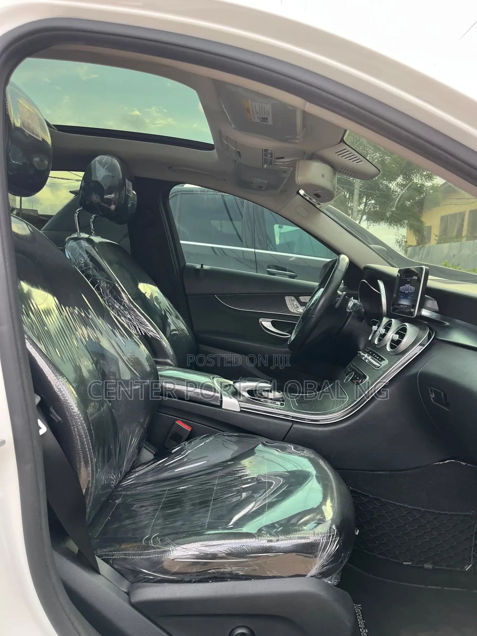Mercedes-Benz C300 Luxury 4dr AWD 4Matic Sedan (2.0L 4cyl 7A) 2015