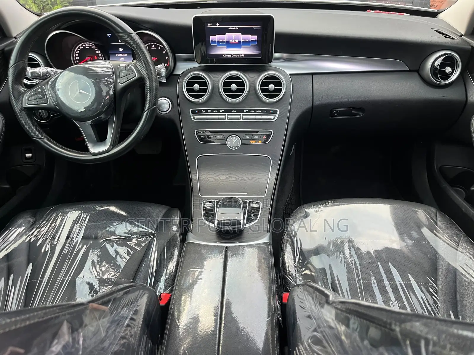 Mercedes-Benz C300 Luxury 4dr AWD 4Matic Sedan (2.0L 4cyl 7A) 2015