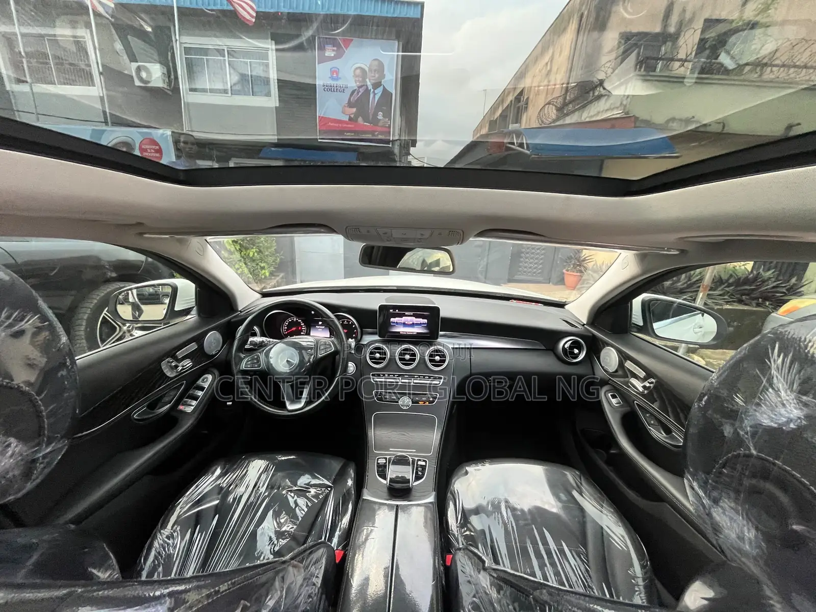 Mercedes-Benz C300 Luxury 4dr AWD 4Matic Sedan (2.0L 4cyl 7A) 2015