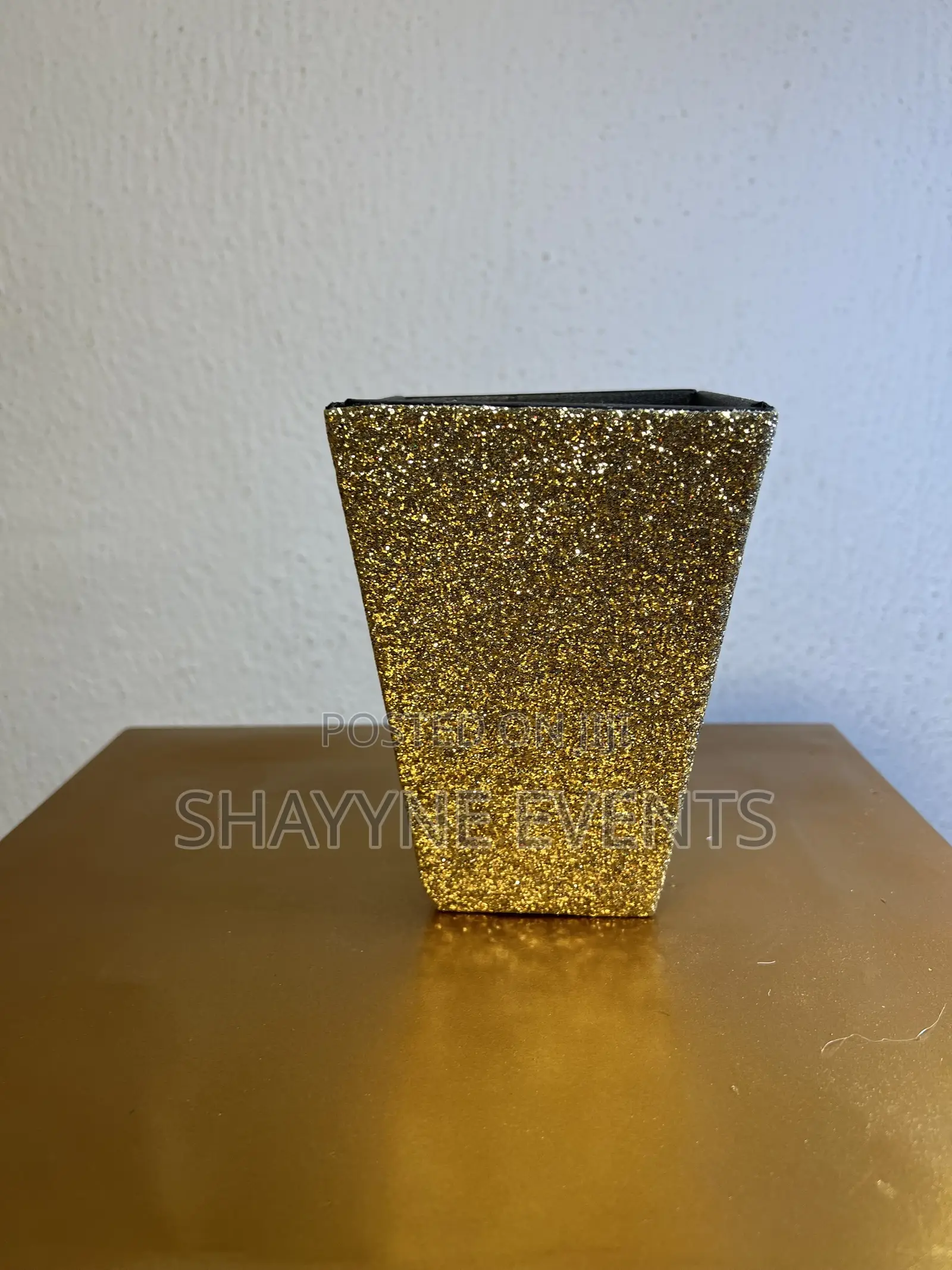 Gold Shiny Flower Vase for Rent