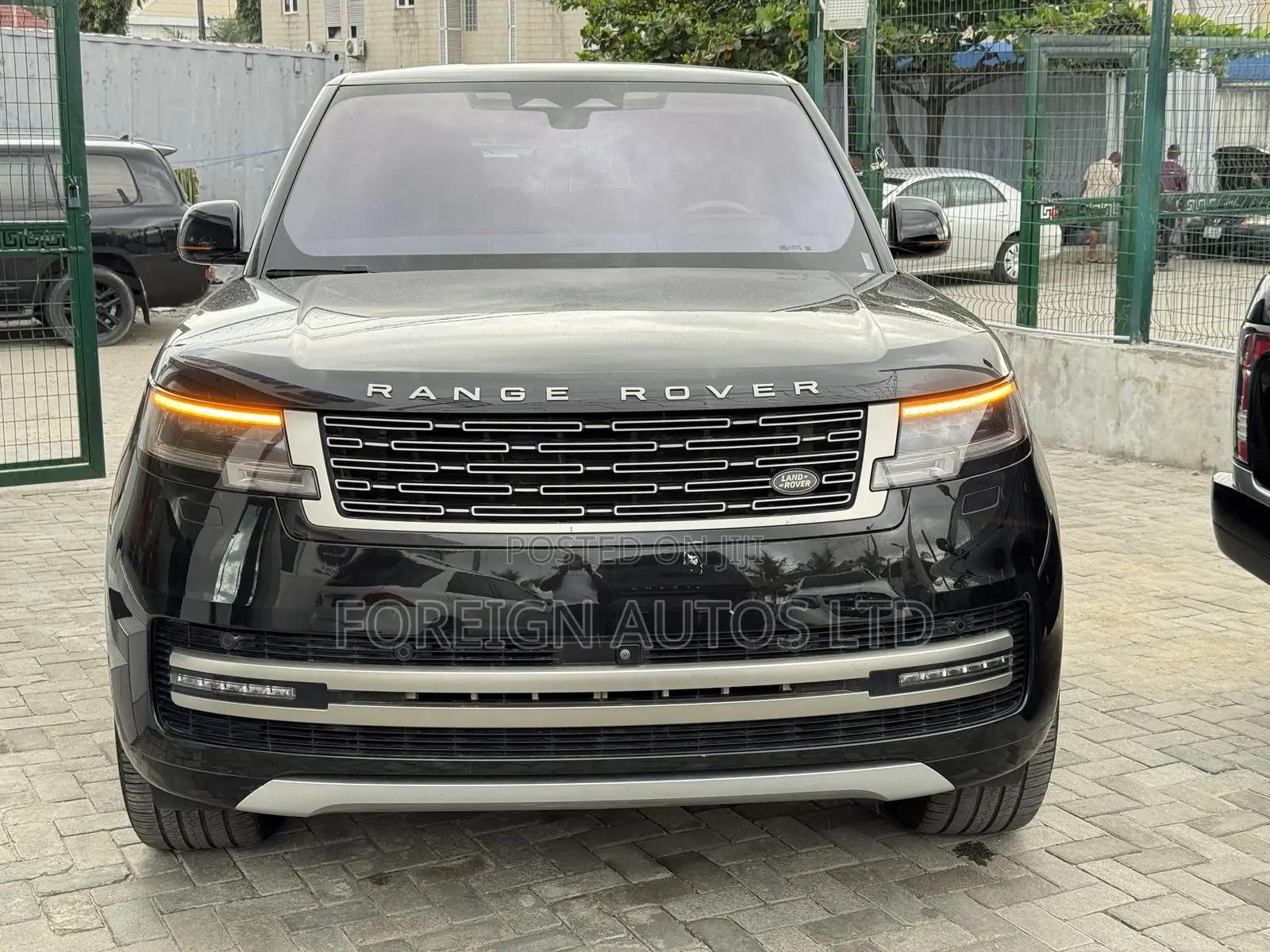Land Rover Range Rover P530 SE LWB 7 Seat 2023 Black